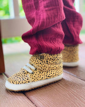 Load image into Gallery viewer, Cheetah Mohair High Top
